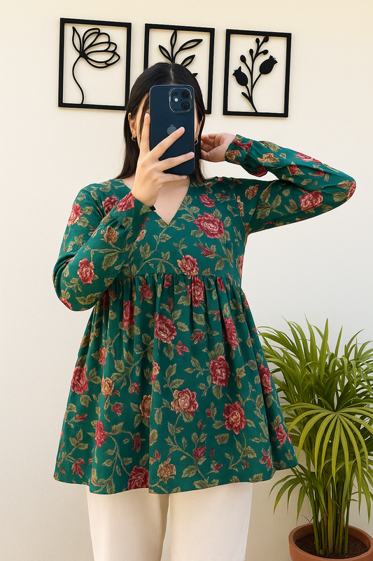 Mirror selfie style photo